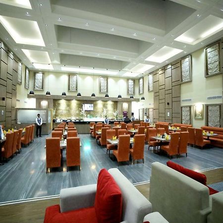 Rg Royal Hotel Bangalore Exteriör bild
