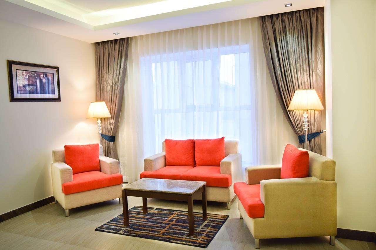 Rg Royal Hotel Bangalore Exteriör bild