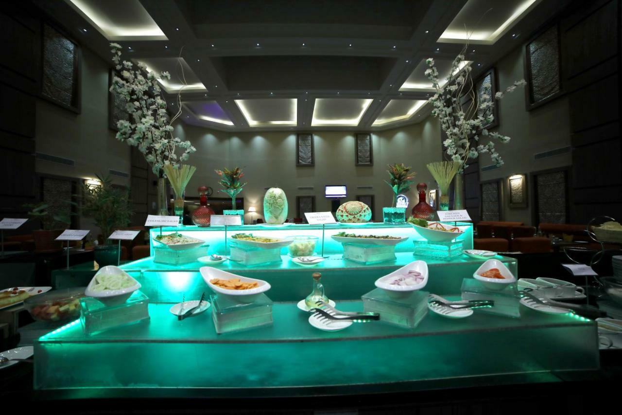 Rg Royal Hotel Bangalore Exteriör bild