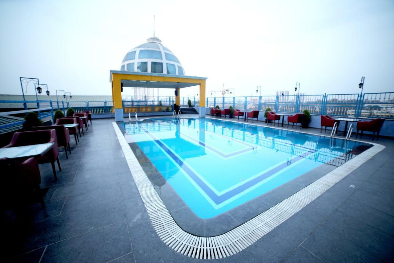 Rg Royal Hotel Bangalore Exteriör bild